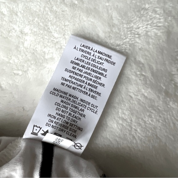 Reitmans Laced Shoulder Top - Picture 7 of 7